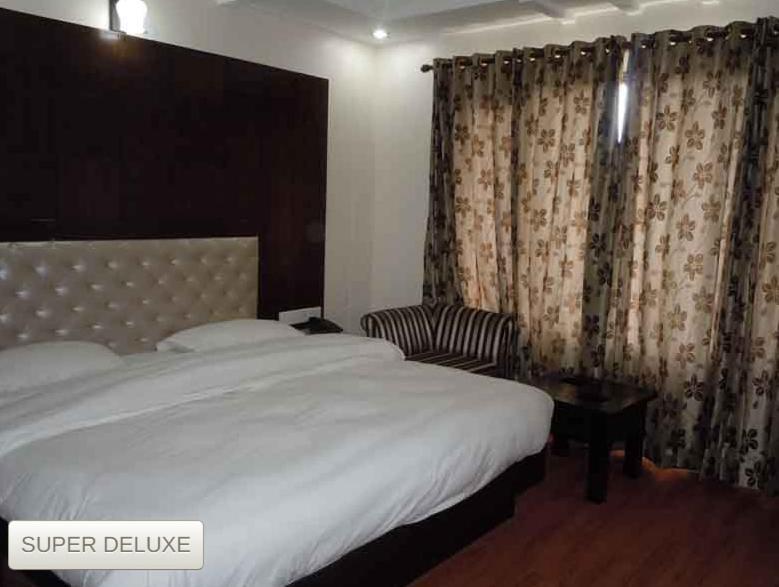 Hotel Basera 무소리에 외부 사진