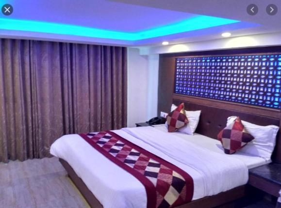 Hotel Basera 무소리에 외부 사진