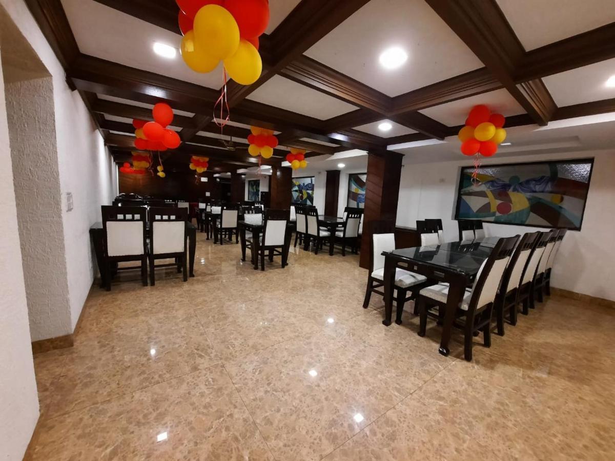 Hotel Basera 무소리에 외부 사진