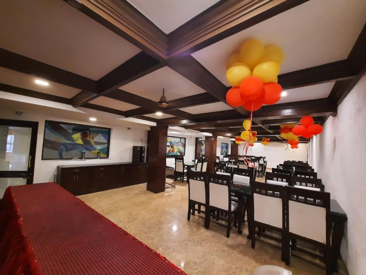 Hotel Basera 무소리에 외부 사진