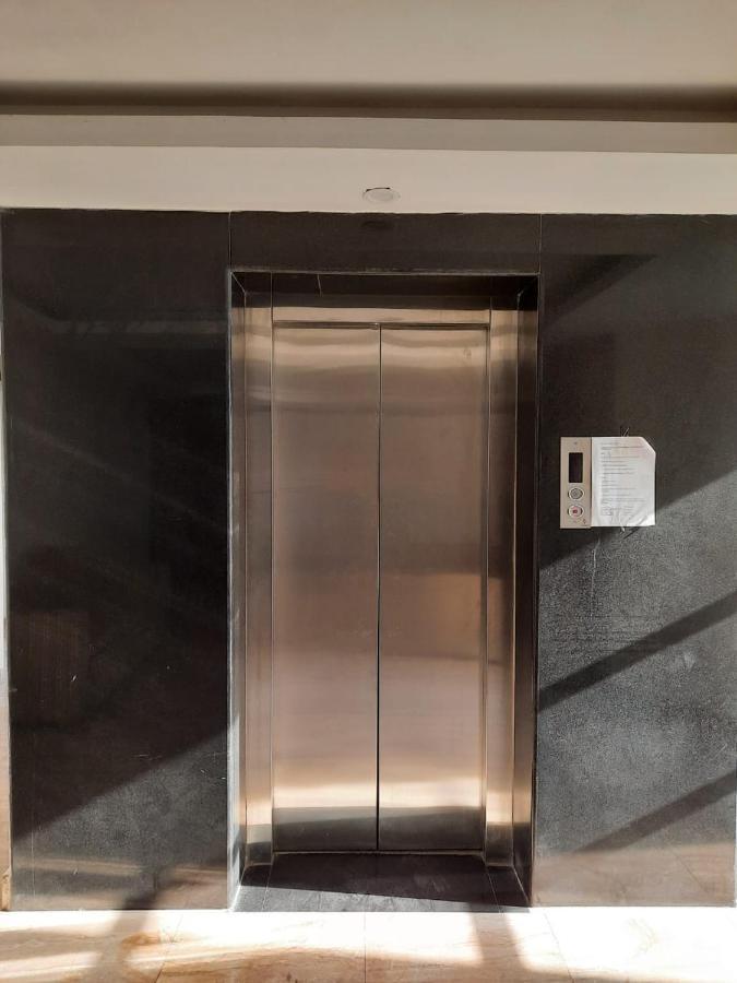 Hotel Basera 무소리에 외부 사진