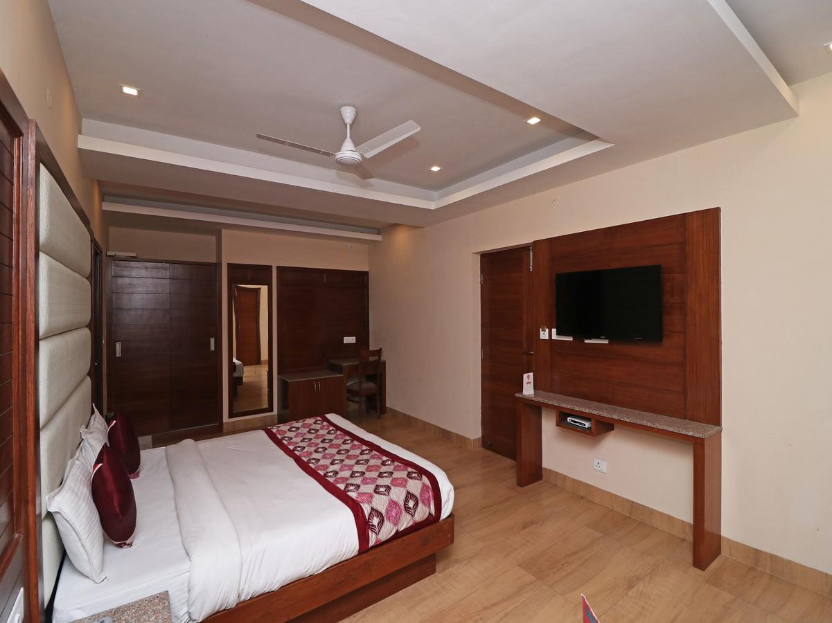 Hotel Basera 무소리에 외부 사진