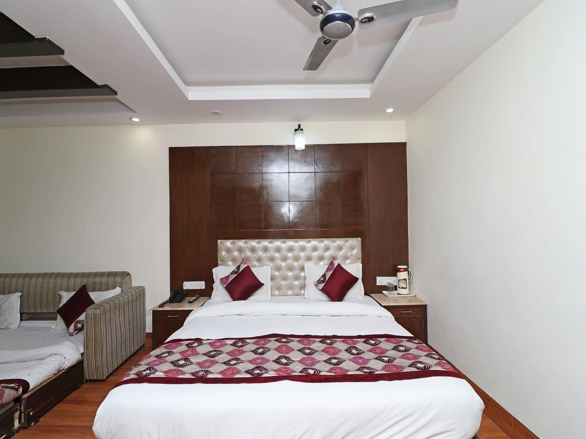 Hotel Basera 무소리에 외부 사진