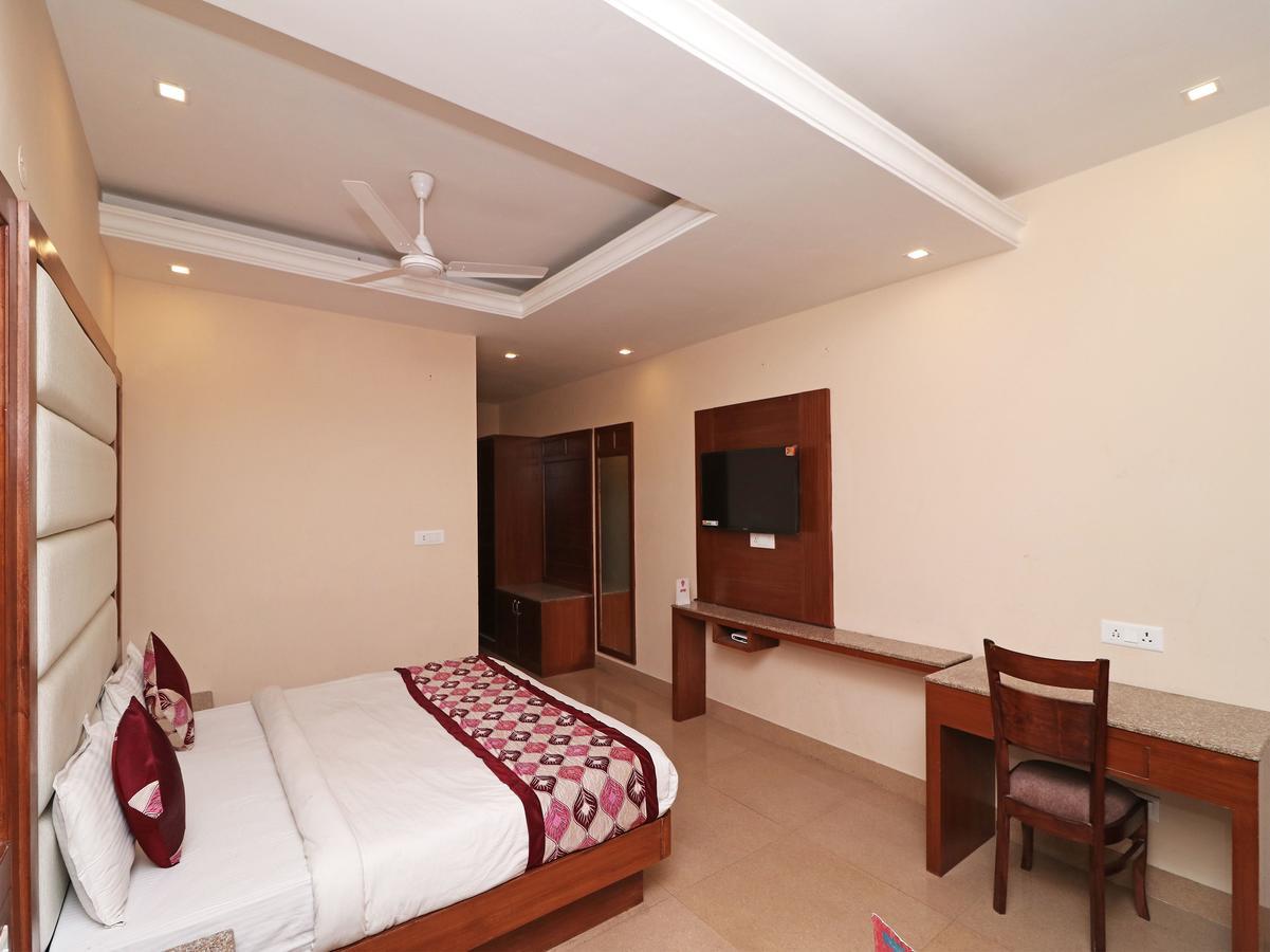 Hotel Basera 무소리에 외부 사진