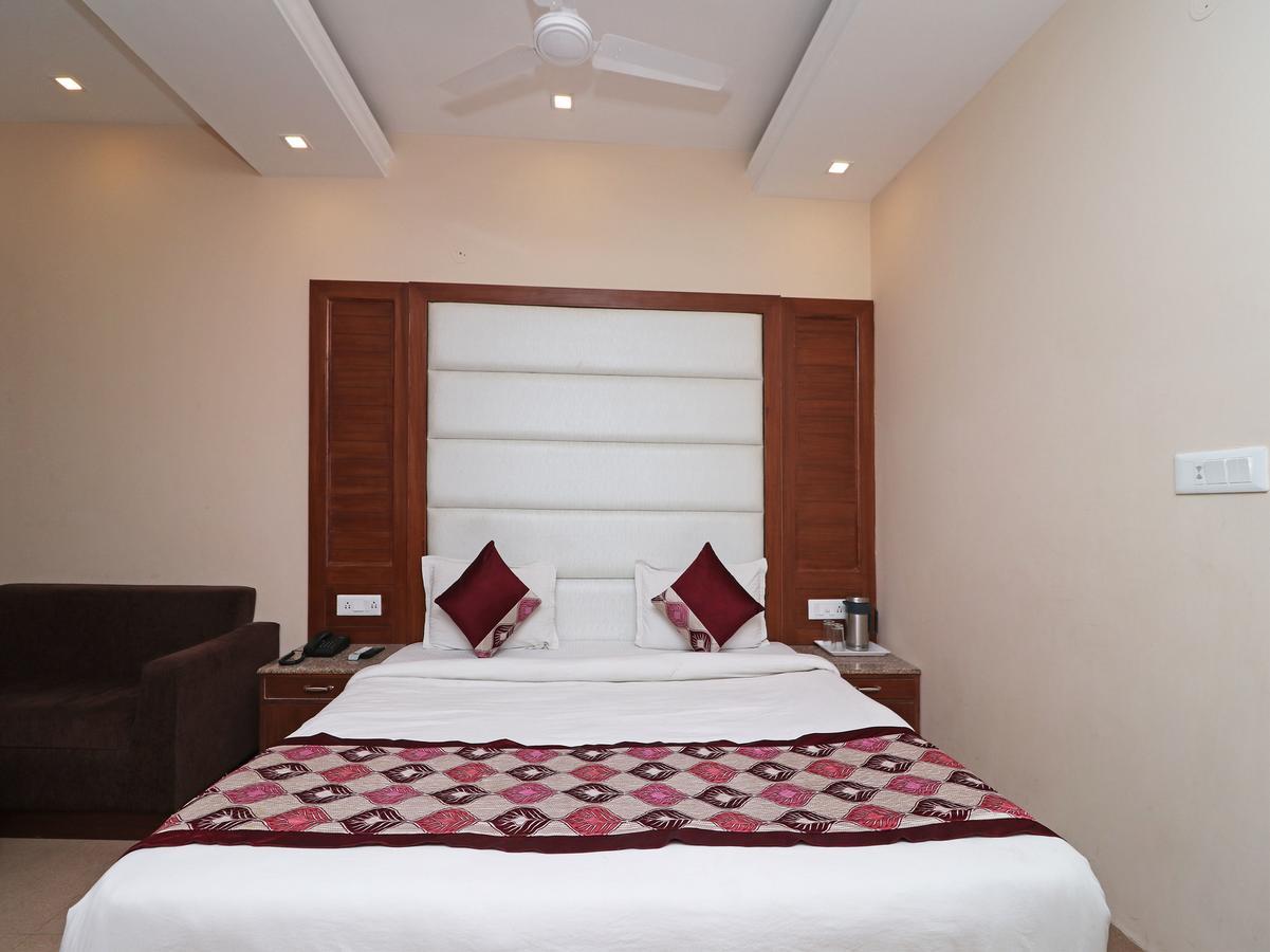 Hotel Basera 무소리에 외부 사진